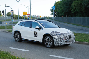 Mercedes Erlkönig Premiere: Erste Bilder vom EQS SUV Facelift 2026