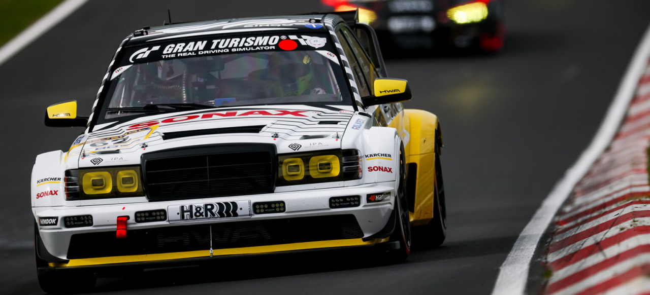 HWA EVO.R: Eine Legende kehrt zurück: Baby-Benz mit Biss: Generalprobe beim 4-Sundenrennen am Nürburgring geglückt - teilweise!