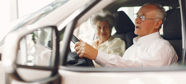 Kfz-Versicherung: Mit dem Alter wird die Police immer teurer: Ist das fair? 75-Jährige zahlen deutlich mehr als jüngere Fahrzeughalter