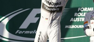 Motorsport-Meilenstein: 100. Formel-1-Sieg für Mercedes-Benz Motoren: Nico Rosbergs Triumph in Melbourne war der 100. Sieg für Mercedes-Benz Triebwerke in der Formel 1