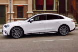 Die neue elektrische Mercedes-Benz C‑Klasse ist ab sofort bestellbar: Der Basispreis für den C 400 4MATIC liegt bei 67.711 Euro (inkl. MwSt.)